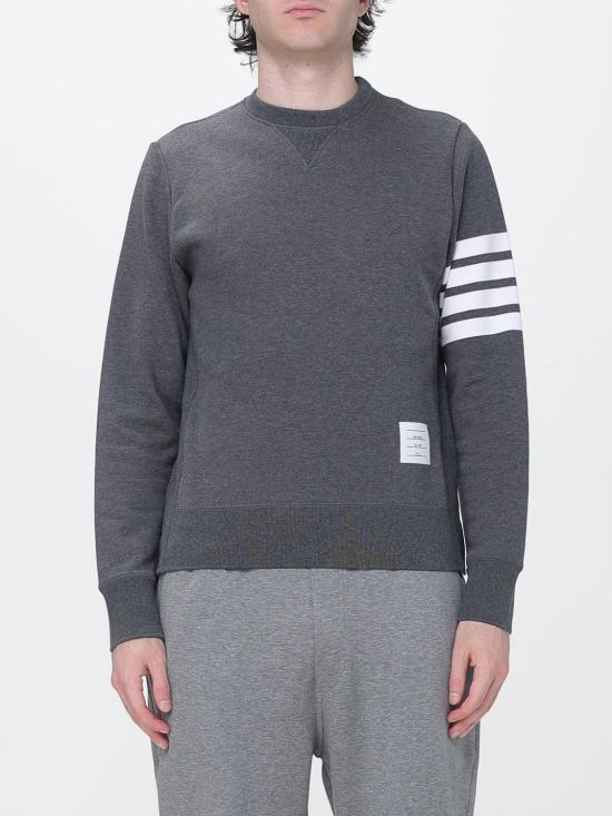 26FW 톰브라운 로고 패치 엔지니어드 4바 스웨트셔츠 MJT021H00535 025 Grey 1