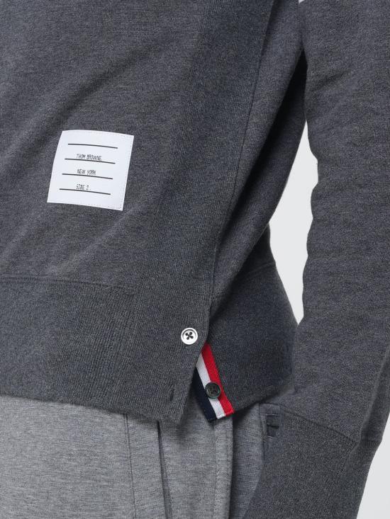 26FW 톰브라운 로고 패치 엔지니어드 4바 스웨트셔츠 MJT021H00535 025 Grey 1 - THOM BROWNE