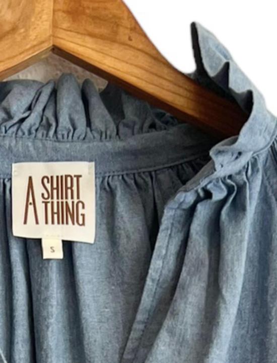  a shirt thing 블라우스 셔츠 씽 페넬로페 데님  라이트 데님 워시 - OTHER BRANDS