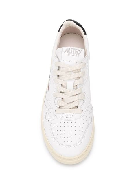 26FW 오트리 메달리스트 로우 스니커즈 AULM LL22 White black - AUTRY