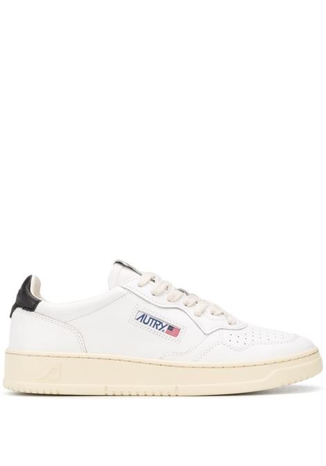 26FW 오트리 메달리스트 로우 스니커즈 AULM LL22 White black