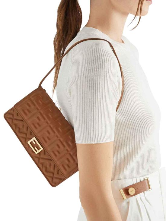 26FW 펜디 바게트 체인 지갑 8M0498AAJDF1UJK Nude Neutrals - FENDI