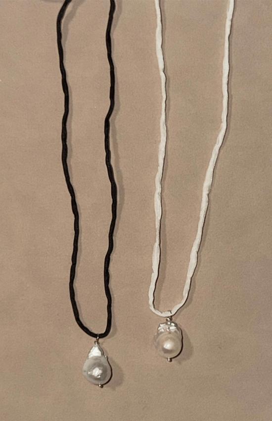  Wisāl Studio 목걸이/팬던트 위살 스튜디오 펄 온 실크 목걸이 - OTHER BRANDS