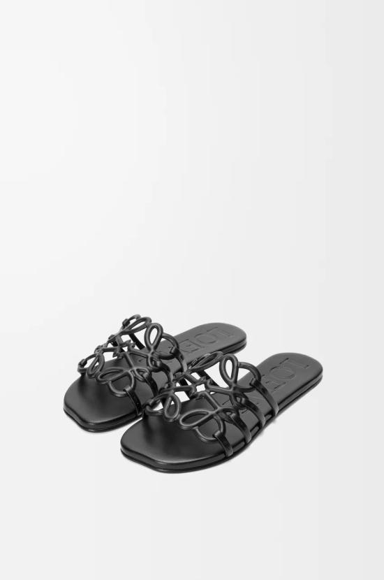 26FW 로에베 페탈 애너그램 소프트 카프스킨 슬라이드 LPEA465X06 1100 BLACK - LOEWE