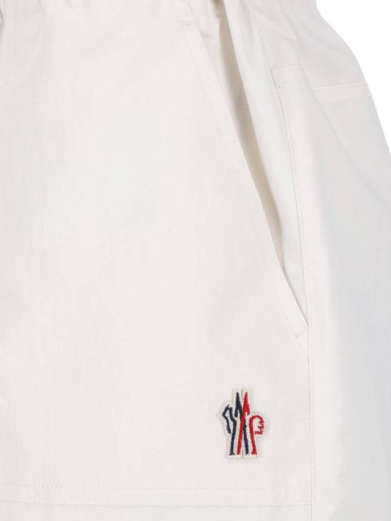 26SS 몽클레어 숏팬츠 0982B00005597SL050 White - MONCLER