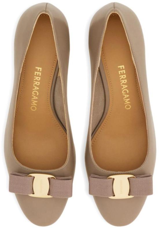 26FW 살바토레 페라가모 힐/펌프스 01L116794389012 TAUPE - SALVATORE FERRAGAMO