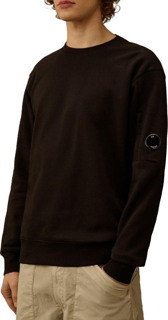 26FW 씨피 컴퍼니 스웨터 CPCOMPANYRCCMSS713A005086W999DIAGONALRAISEDFLEECELENSSWEATERCREWNECKSWEATERSBLACK BROWN - C.P. COMPANY