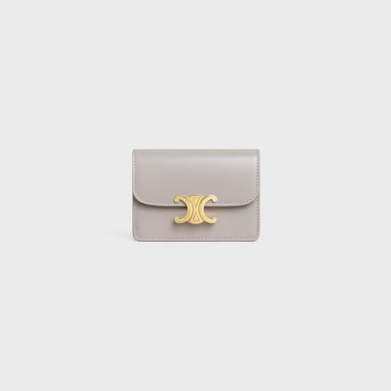 26FW 셀린느 샤이니 카프스킨 플랩 카드 홀더 10I583DPV SOFT GREY 10SY