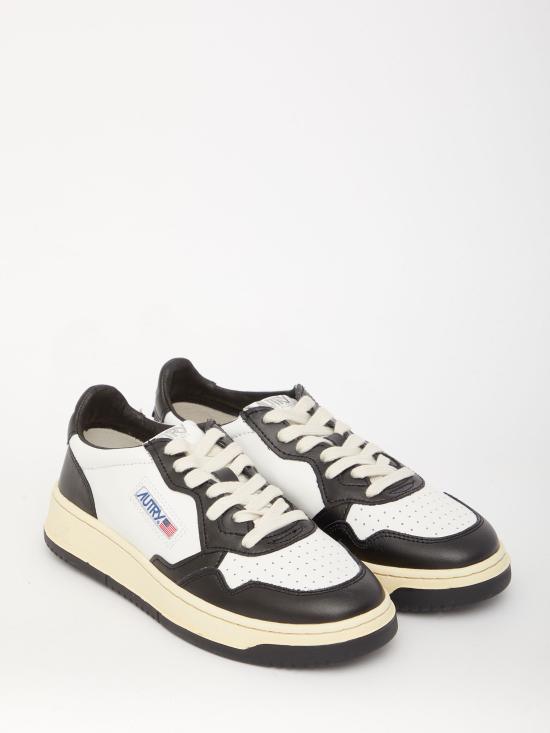 26FW 오트리 메달리스트 로우 스니커즈 AULMWB01 WHITE - AUTRY