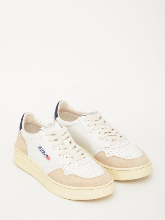 26FW 오트리 메달리스트 로우 스니커즈 AULMLS28 WHITE - AUTRY
