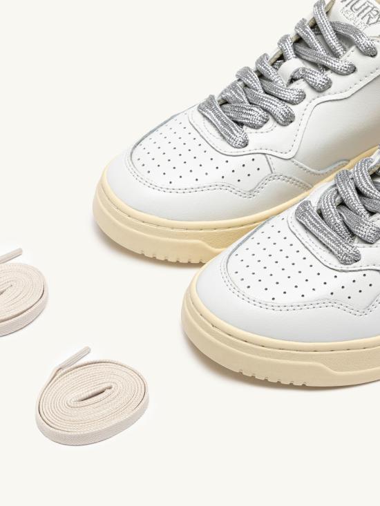 26FW 오트리 메달리스트 로우 레더 스니커즈 AULW SW03 Bianco - AUTRY