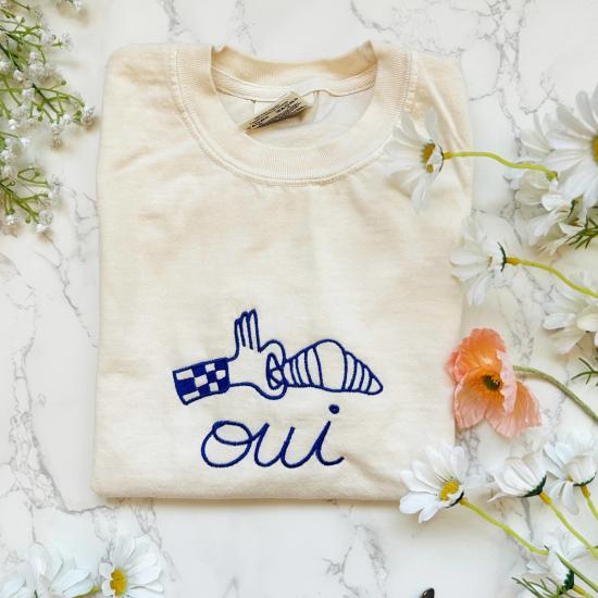  반팔 티셔츠 Plantiful Design Co 자수 Oui 프랑스 크루아상 티셔츠