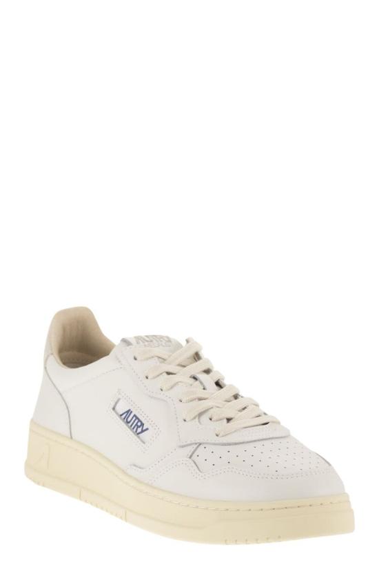 26FW 오트리 메달리스트 로우 스니커즈 AULMBJ04 WHITE - AUTRY