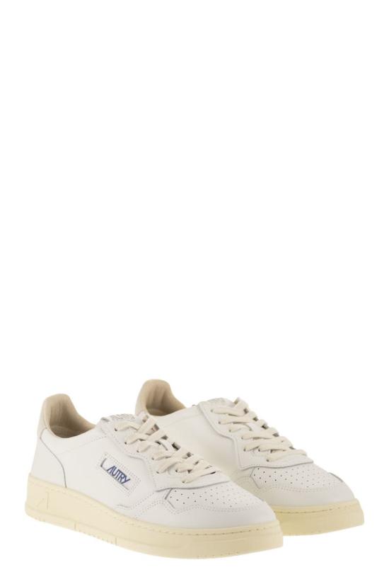 26FW 오트리 메달리스트 로우 스니커즈 AULMBJ04 WHITE - AUTRY