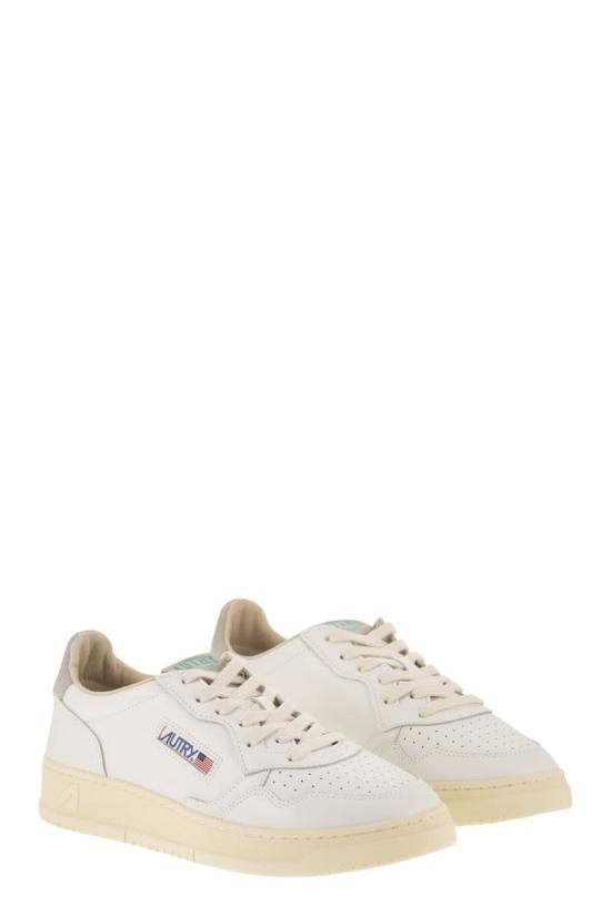 26FW 오트리 메달리스트 로우 스니커즈 AULMHJ01 WHITE - AUTRY
