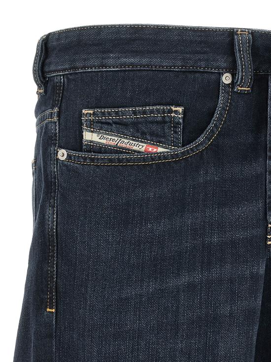 26FW 디젤 2001 D 매크로 릴렉스 핏 데님 팬츠 A1159809P8101 Blue - DIESEL