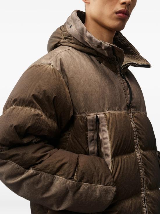 26FW 씨피 컴퍼니 패딩 21CMOW115A006369S R30 RE COLOR BROWN - C.P. COMPANY