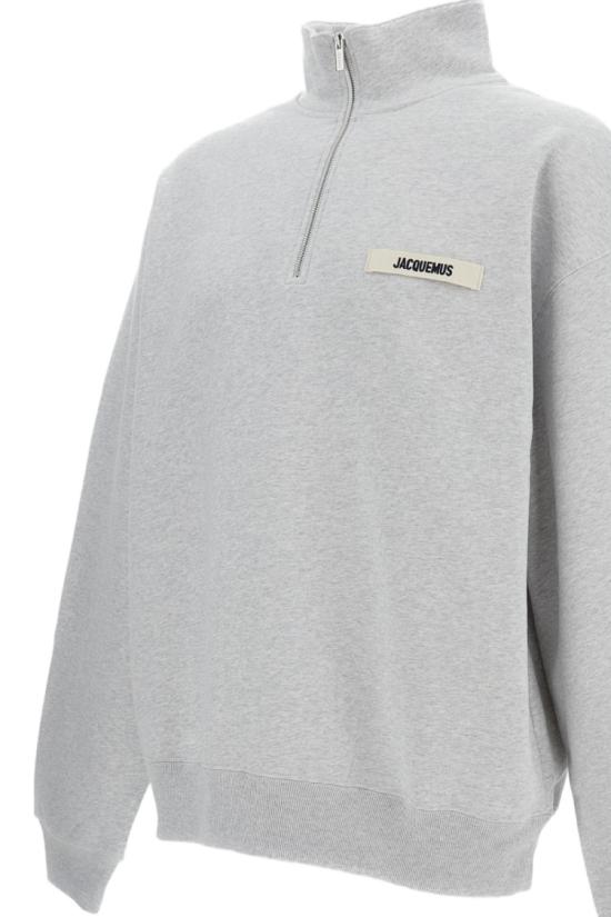  자크뮈스 하프 집업 스웨트 셔츠 SSM00313AJ00174951 Grey - JACQUEMUS