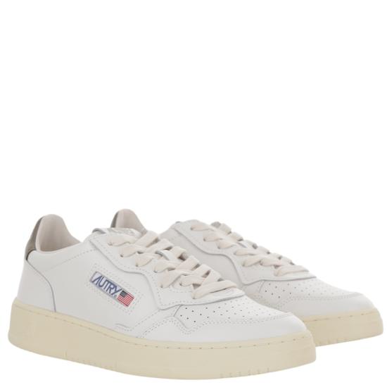 26FW 오트리 메달리스트 로우 스니커즈 AULMLL28LEATLEATWHTCHOCO White - AUTRY