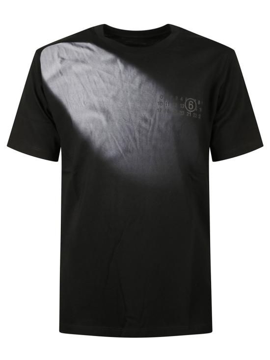 26SS MM6 메종마르지엘라 스프레이 페인트 티셔츠 SH0GC0067M20048900 Black