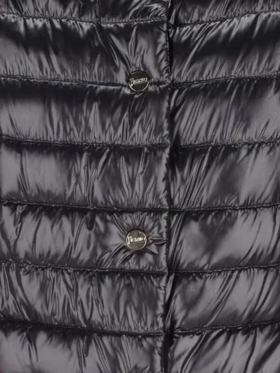 26SS 에르노 나일론 울트라라이트 리버시블 케이프 PI0769D12017Z9319 Black - HERNO