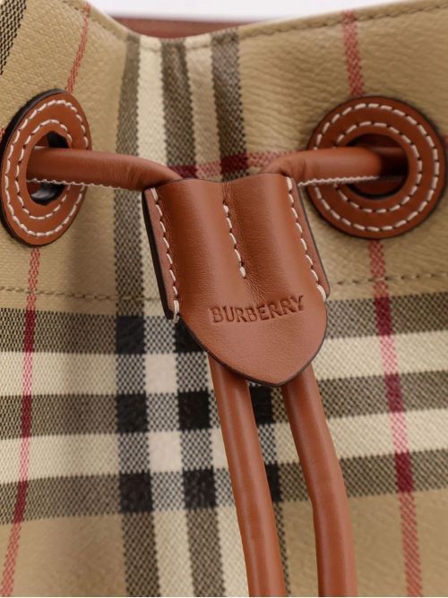 26SS 버버리 스몰 체크 레더 드로우스트링 버킷백 8109795A9534 Neutrals - BURBERRY