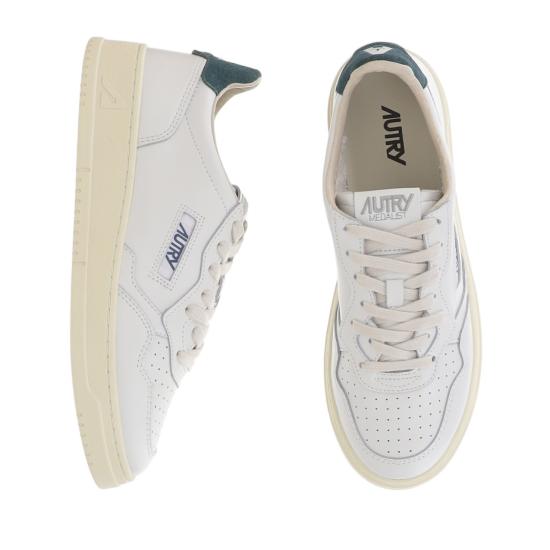26FW 오트리 메달리스트 로우 스니커즈 AULMBJ02LEASUELOGOWHTDKSEA White - AUTRY