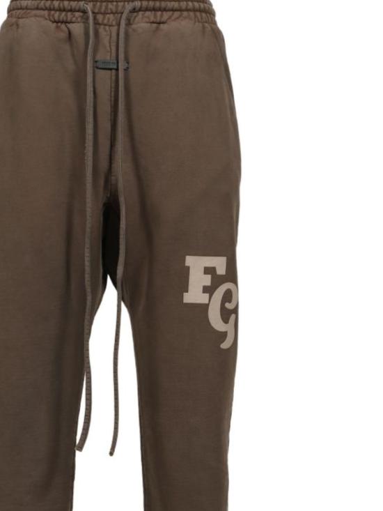 26SS 피어오브갓 트레이닝/조거 팬츠 FG9M159972BHF FADED BROWN - FEAR OF GOD