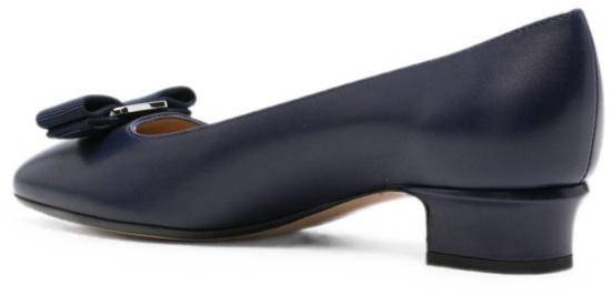 26FW 살바토레 페라가모 힐/펌프스 01L056794853006 NAVY - SALVATORE FERRAGAMO