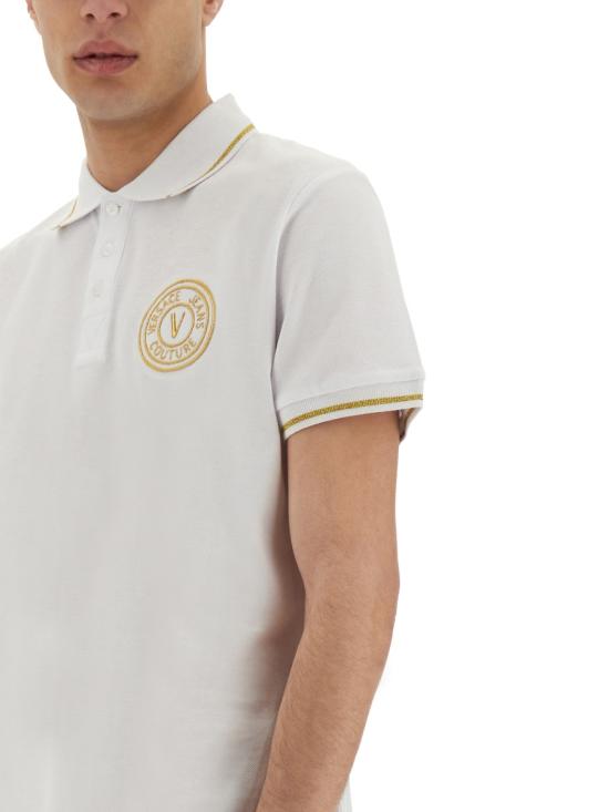 26FW 베르사체 V 엠블럼 자수 폴로 셔츠 78GAGT00 CJ01TG03 WHITE - VERSACE