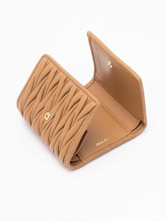 26FW 미우미우 스몰 마테라쎄 나파 레더 지갑 5MH033AFPPF098L CAMEL - MIU MIU