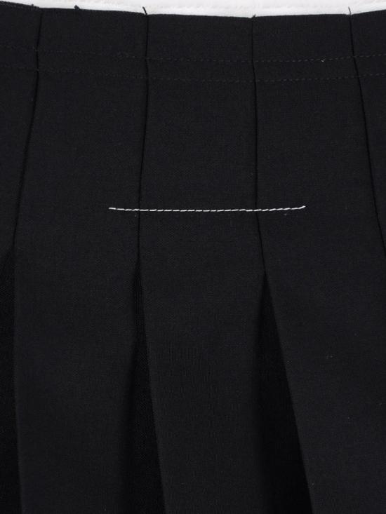 26FW MM6 메종마르지엘라 숏 스커트 S52MC0024 M35436899 Black - MM6 MAISON MARGIELA