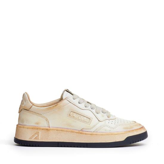 26FW 오트리 슈퍼 빈티지 메달리스트 로우 레더 스니커즈 AVLWBE01 Neutrals