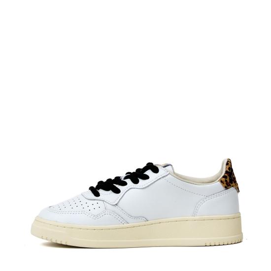 26FW 오트리 메달리스트 로우 레더 스니커즈 AULWOC02 White - AUTRY