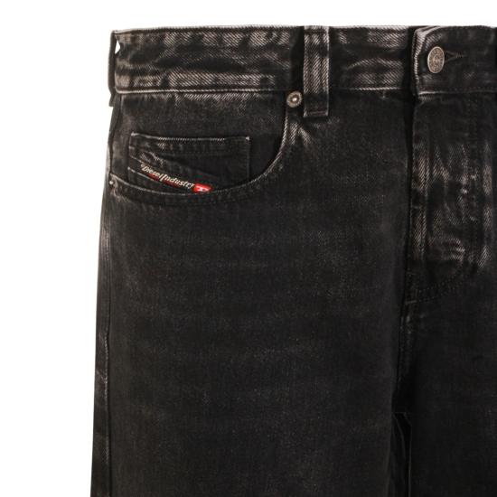 26FW 디젤 2001 D 매크로 릴렉스 핏 데님 팬츠 A1159809P0902 Black - DIESEL