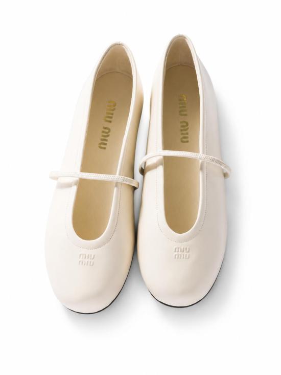 26FW 미우미우 나파 레더 발레리나 플랫 슈즈 5F334EF005070 F0304 AVORIO - MIU MIU