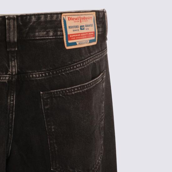 26FW 디젤 2001 D 매크로 릴렉스 핏 데님 팬츠 팬츠 A1159809P0902 Black - DIESEL