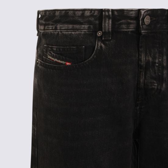 26FW 디젤 2001 D 매크로 릴렉스 핏 데님 팬츠 팬츠 A1159809P0902 Black - DIESEL