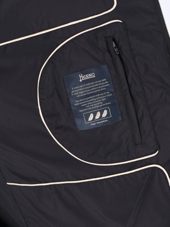 26FW 에르노 4 디렉션 스트레치 매트 패브릭 A-셰이프 재킷 4 디렉션 스트레치 매트 패브릭 A-셰이프 재킷 PI0017ULE 12456Z9300 Black - HERNO