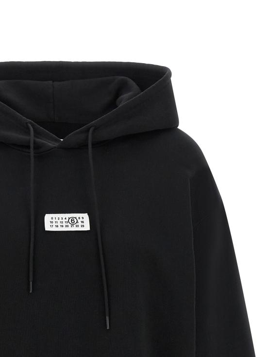26FW MM6 메종마르지엘라 후드 티셔츠 숫자 서명 Mm6 스웨트셔츠 블랙 - MM6 MAISON MARGIELA