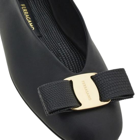 26FW 살바토레 페라가모 플랫 슈즈 01K221001 Black - SALVATORE FERRAGAMO
