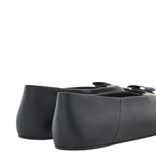 26FW 살바토레 페라가모 플랫 슈즈 01K221001 Black - SALVATORE FERRAGAMO