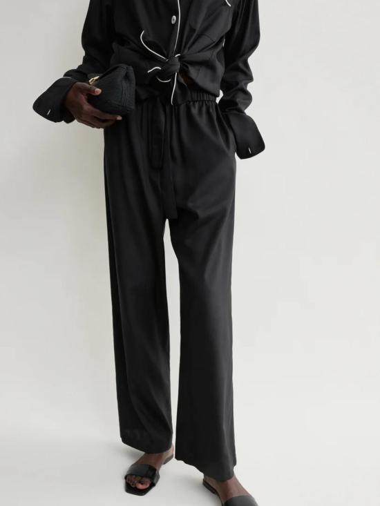 26FW 토템 스트레이트 팬츠 263WRB0450FB0693 001 BLACK - TOTEME