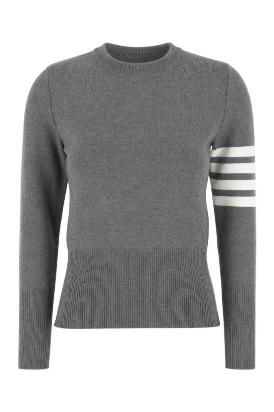 26FW 톰브라운 울 밀라노 스티치 클래식 4바 풀오버 니트 FKA239A00014 035 MED GREY