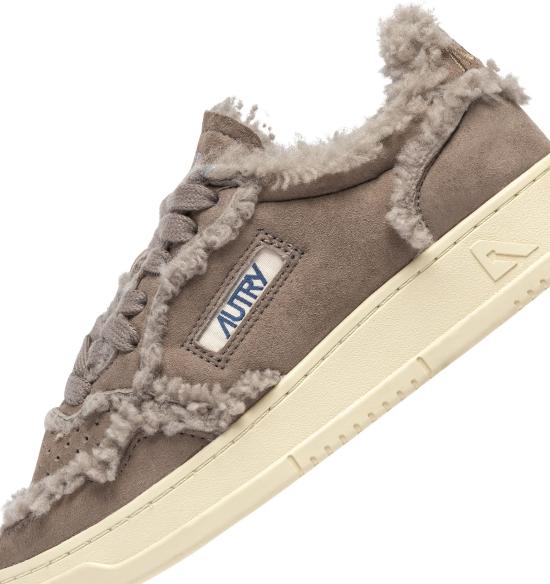 26FW 오트리 메달리스트 로우 레더 스니커즈 AULWGX02 TAUPE - AUTRY