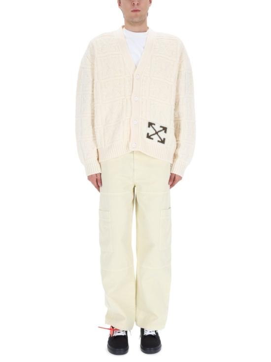 25FW 오프화이트 애로우 모티프 가디건 OMHB02L F25KNI0010B58 Neutrals