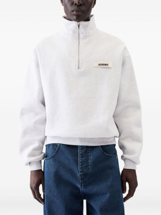 26FW 자크뮈스 하프 집업 스웨트 셔츠 SSM00313 AJ00174 951 White - JACQUEMUS