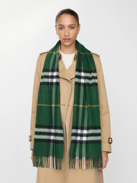 26FW 버버리 프린지 엠브로이더드 캐시미어 머플러 8094653 A9545 DARK FERN GREEN - BURBERRY