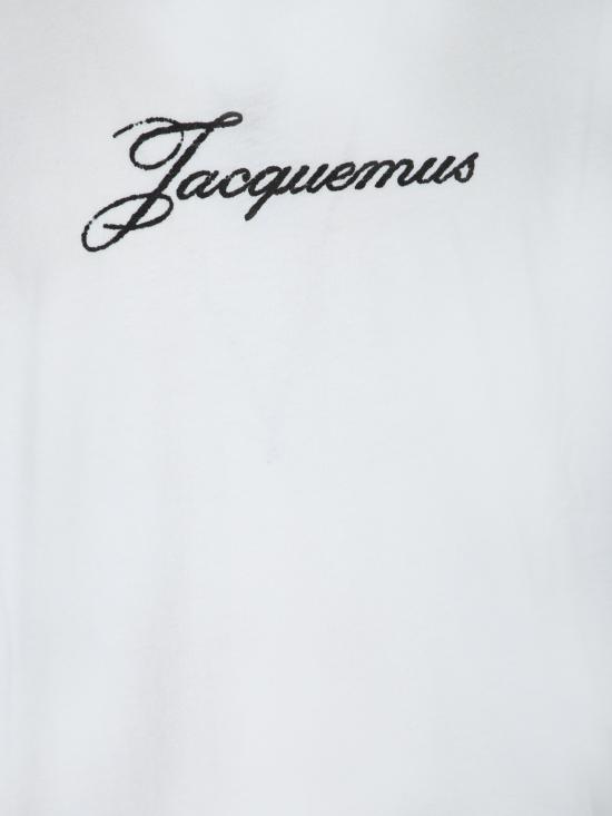 26SS 자크뮈스 로고 프린트 장식 티셔츠 TSM00639 AJ00289 100 White - JACQUEMUS