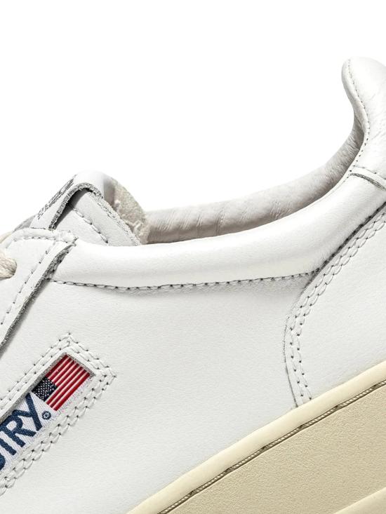 26FW 오트리 메달리스트 로우 레더 스니커즈 AULWLL15 WHT WHITE - AUTRY